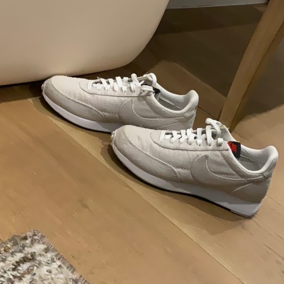 Nike Tailwinds Upside Down Stranger Things Collaboration .  No Box.  Like New - Picture 2 of 4